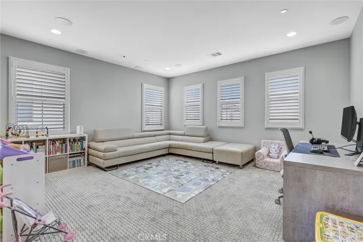 68 Dublin, Irvine, California 92620
