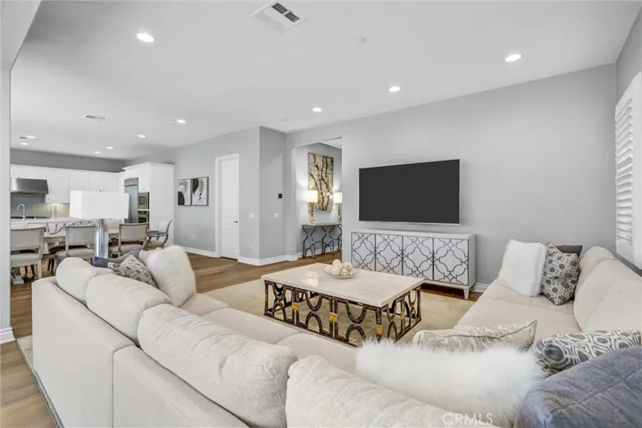68 Dublin, Irvine, California 92620