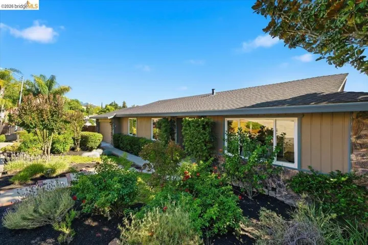 733 Daffodil Way, Concord, California 94518