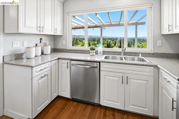 733 Daffodil Way, Concord, California 94518