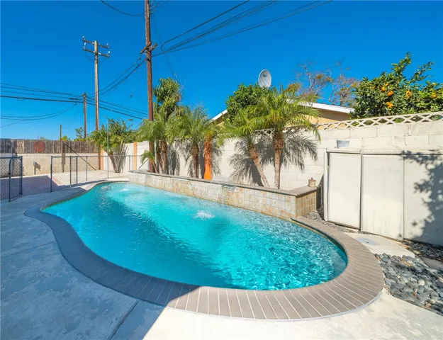 5125 W Crystal, Santa Ana, California 92704
