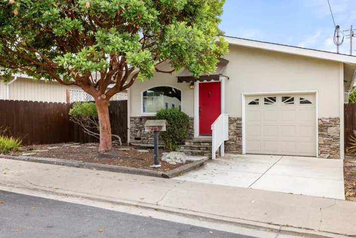 514 7th Street, Pacific Grove, California 93950