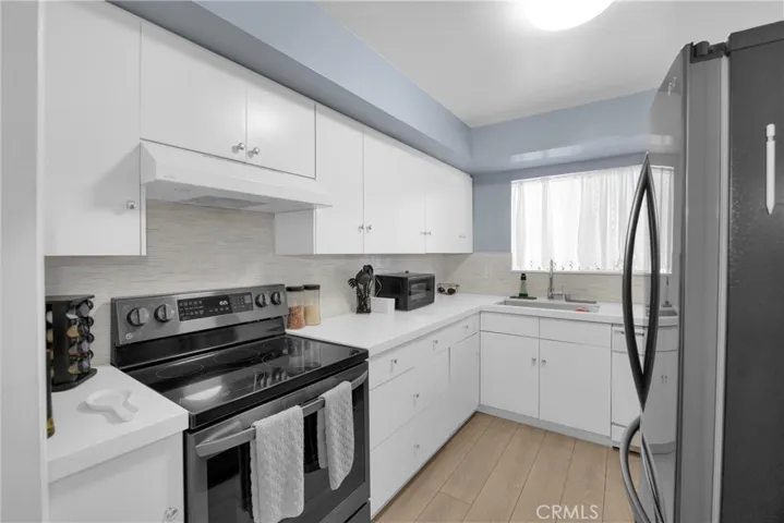 6151 Canterbury Drive 105, Culver City, California 90230