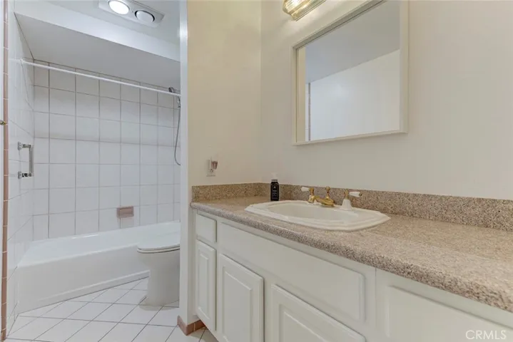 1325 Valley View Road 301, Glendale, California 91202