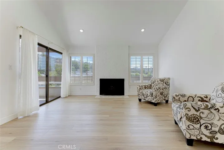1325 Valley View Road 301, Glendale, California 91202