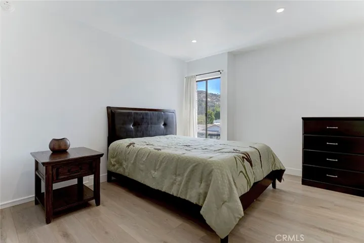 1325 Valley View Road 301, Glendale, California 91202