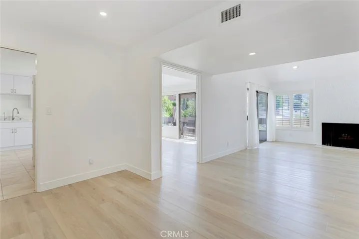 1325 Valley View Road 301, Glendale, California 91202