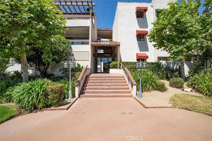 1325 Valley View Road 301, Glendale, California 91202