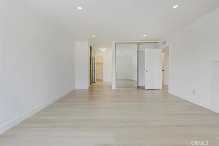 1325 Valley View Road 301, Glendale, California 91202