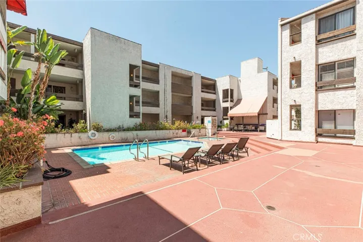 1325 Valley View Road 301, Glendale, California 91202