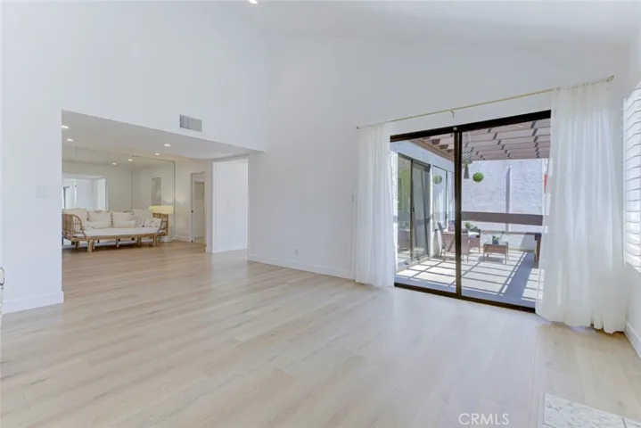 1325 Valley View Road 301, Glendale, California 91202
