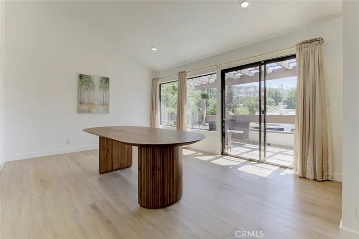 1325 Valley View Road 301, Glendale, California 91202
