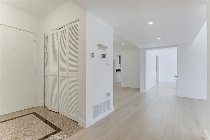 1325 Valley View Road 301, Glendale, California 91202