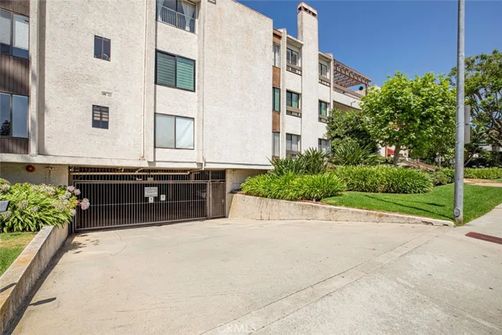 1325 Valley View Road 301, Glendale, California 91202