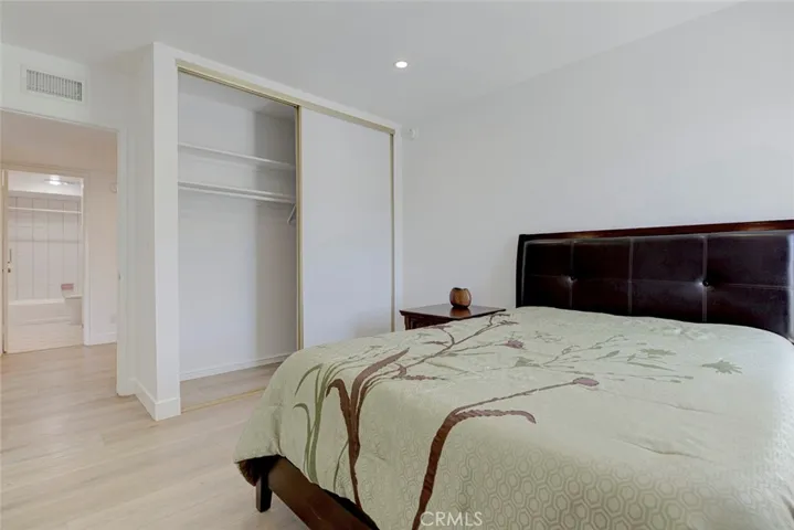 1325 Valley View Road 301, Glendale, California 91202