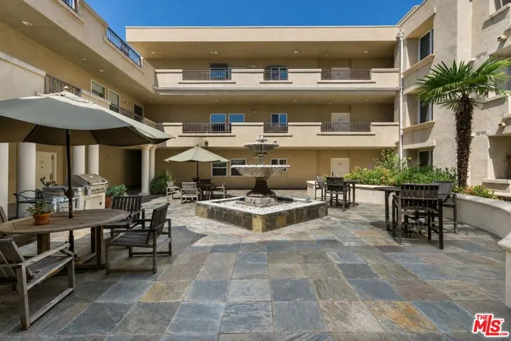 15206 Burbank Boulevard 116, Sherman Oaks, California 91411