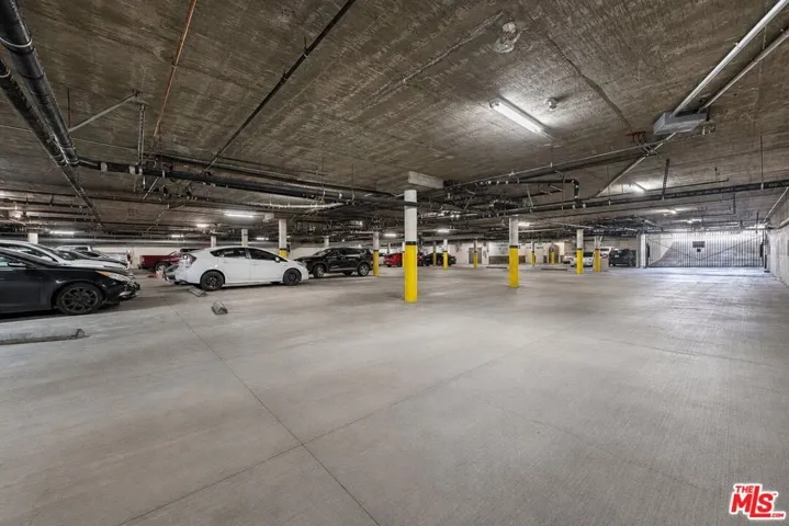 15206 Burbank Boulevard 116, Sherman Oaks, California 91411