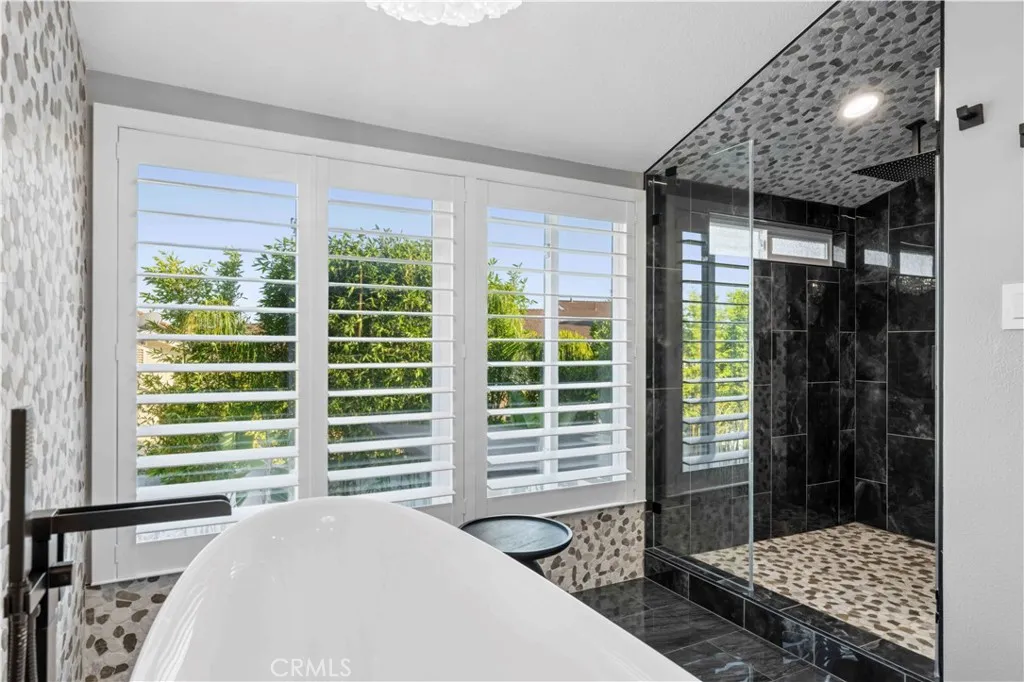Unwind w/ an exquisite view