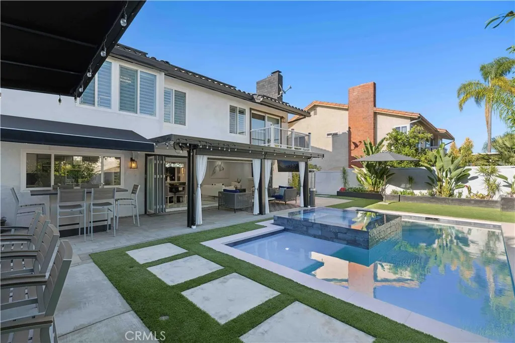 Ideal, indoor-outdoor living