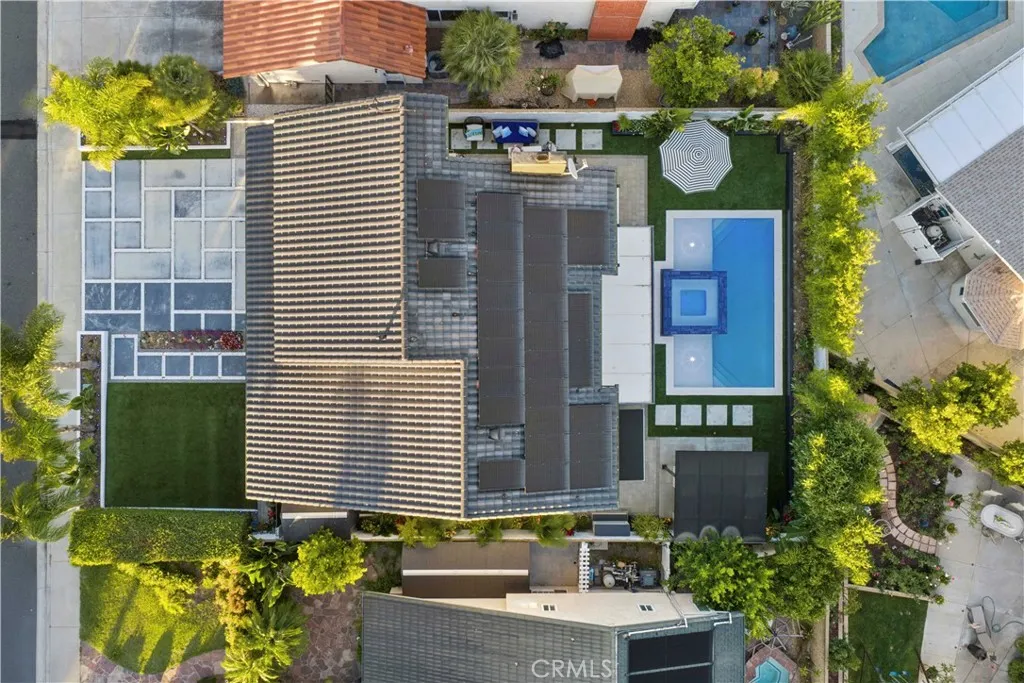 With no HOA, low property taxes