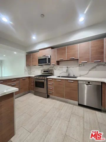 147 S Doheny Drive, Los Angeles, California 90048
