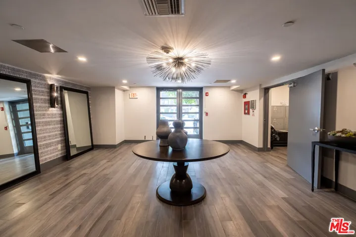 147 S Doheny Drive, Los Angeles, California 90048