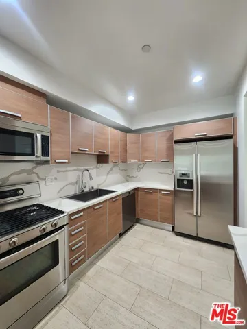 147 S Doheny Drive, Los Angeles, California 90048