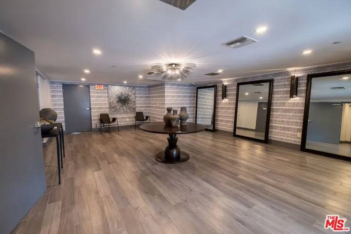 147 S Doheny Drive, Los Angeles, California 90048