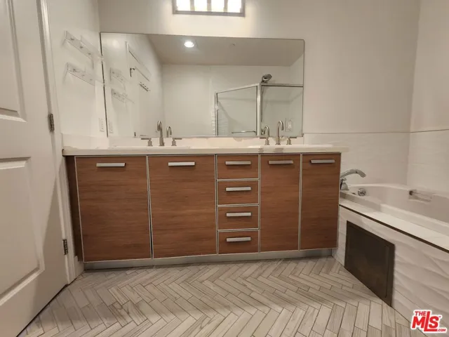 147 S Doheny Drive, Los Angeles, California 90048