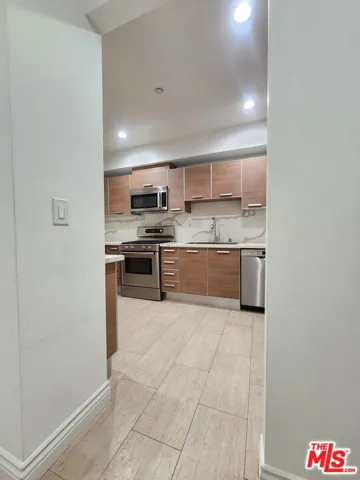 147 S Doheny Drive, Los Angeles, California 90048