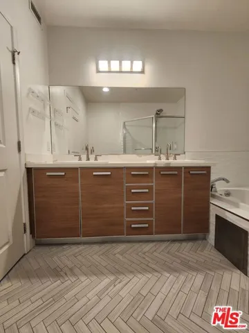 147 S Doheny Drive, Los Angeles, California 90048