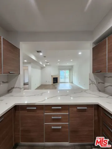 147 S Doheny Drive, Los Angeles, California 90048