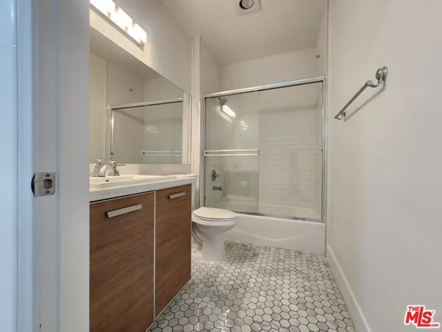 147 S Doheny Drive, Los Angeles, California 90048