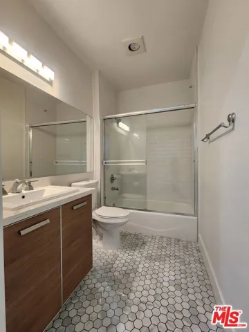 147 S Doheny Drive, Los Angeles, California 90048