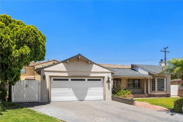 12105 Nashville, La Mirada, California 90638