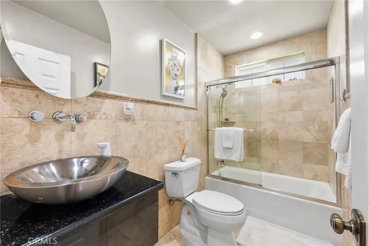 12105 Nashville, La Mirada, California 90638