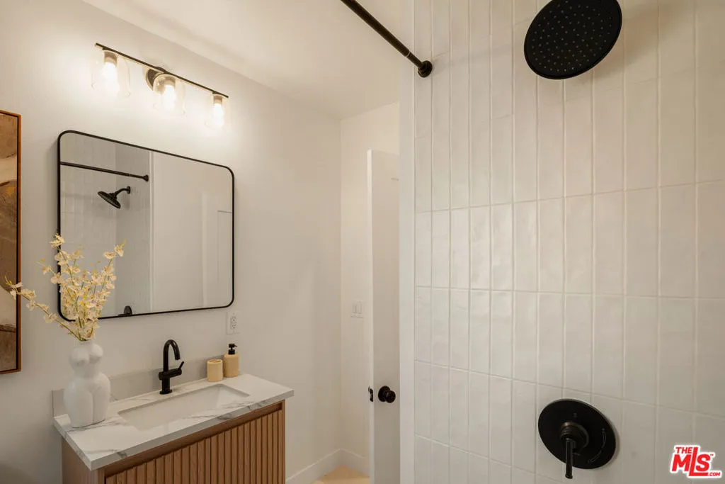 2nd Bathroom
