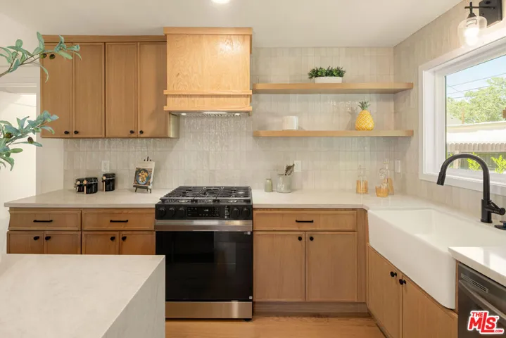 Kitchen, Cooktop and Sink