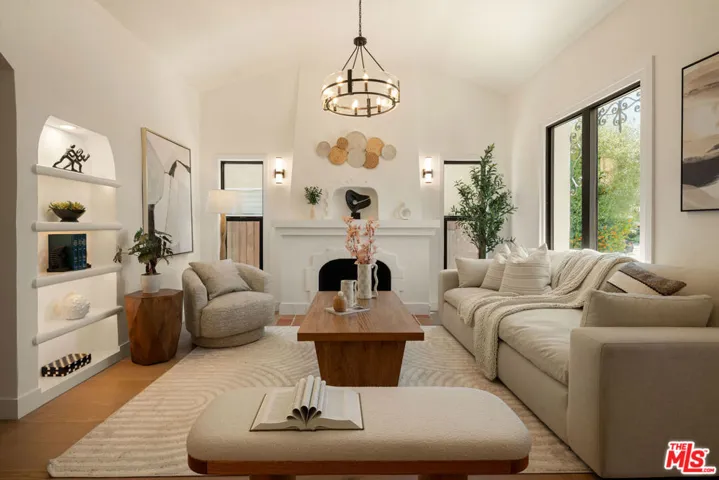 Living Room, High Ceilings