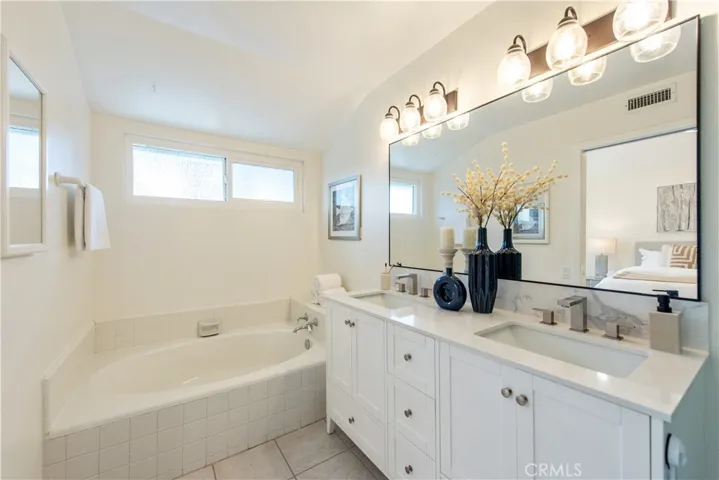 19 Alabaster Loop, Irvine, California 92614