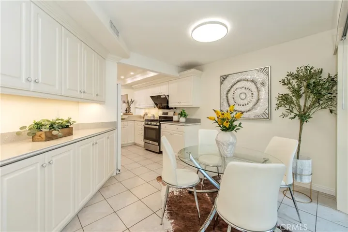 19 Alabaster Loop, Irvine, California 92614