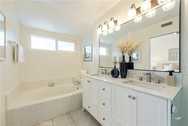 19 Alabaster Loop, Irvine, California 92614