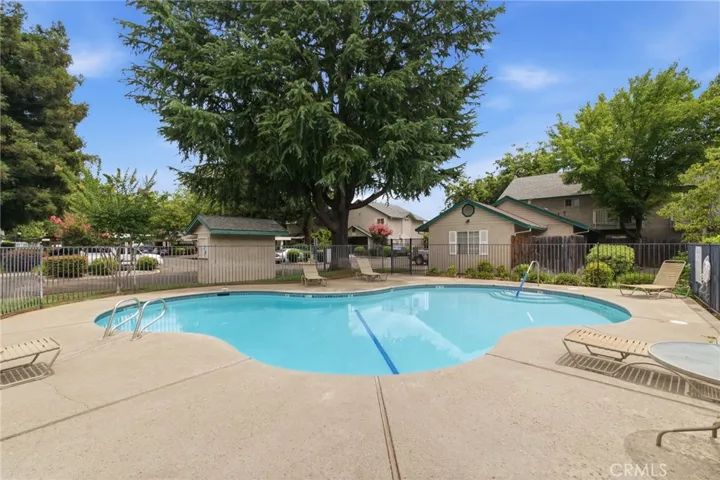 Pool and clubhouse!