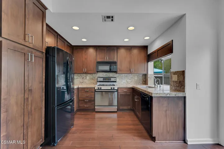 1032 Amberton Ln  -  HsHProd-16