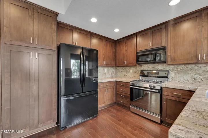 1032 Amberton Ln  -  HsHProd-17