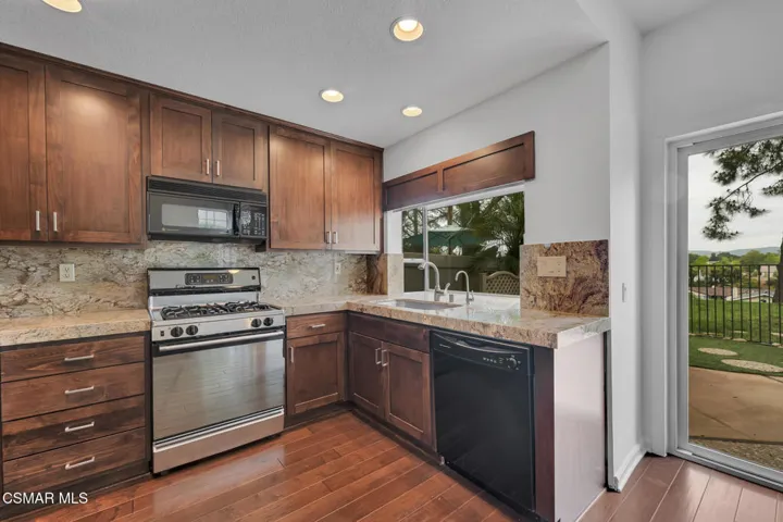 1032 Amberton Ln  -  HsHProd-20