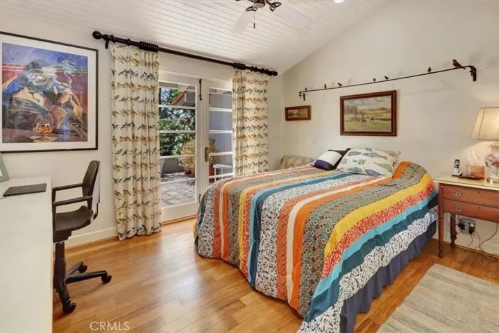 537 Vista Grande, Newport Beach, California 92660