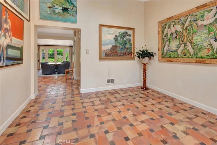 537 Vista Grande, Newport Beach, California 92660