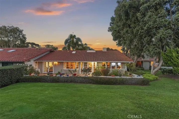 537 Vista Grande, Newport Beach, California 92660