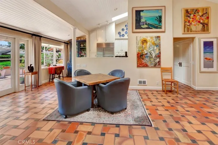 537 Vista Grande, Newport Beach, California 92660